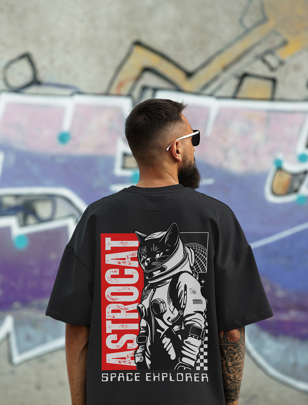 Oversized “Astrocat – Space Explorer” Tee